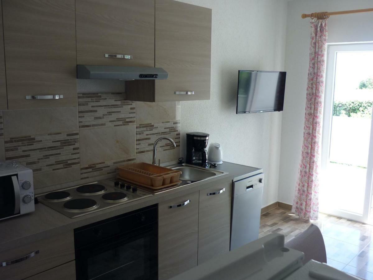 Apartman Miljenko - Matovica Kampor Bagian luar foto