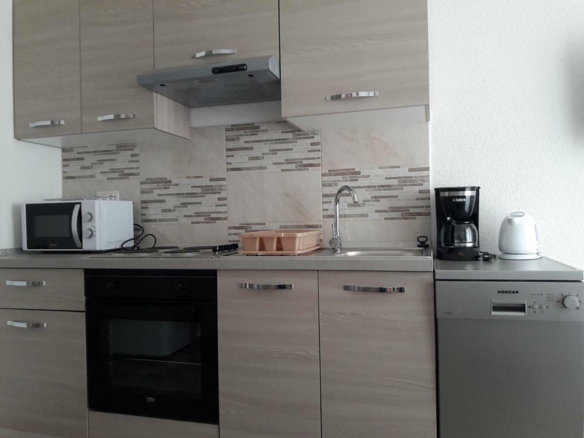 Apartman Miljenko - Matovica Kampor Bagian luar foto