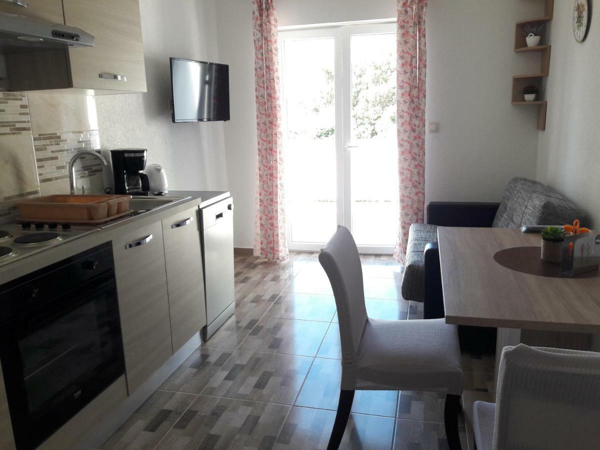 Apartman Miljenko - Matovica Kampor Bagian luar foto
